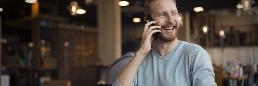 Man looking to improve his credit score online | Financial Information | Tiger Finance